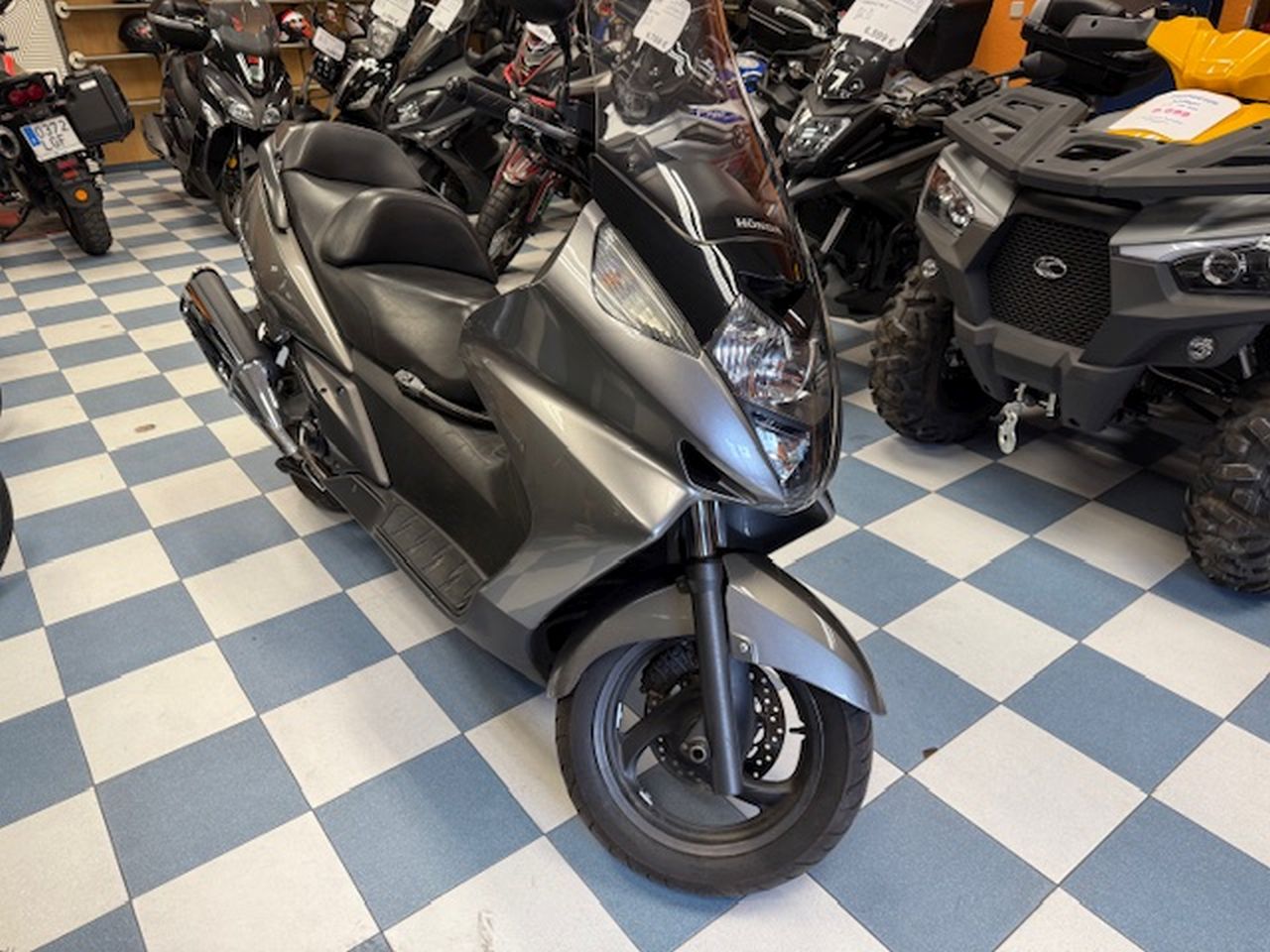 Kymco Grand Dink 300