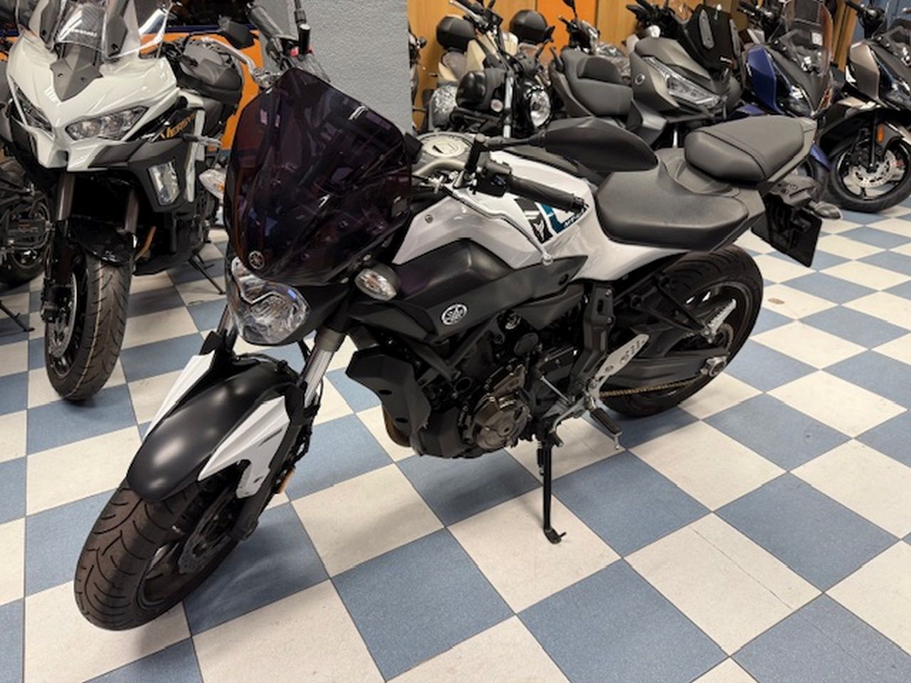 YAMAHA MT 07 ABS YAMAHA MT 07 ABS