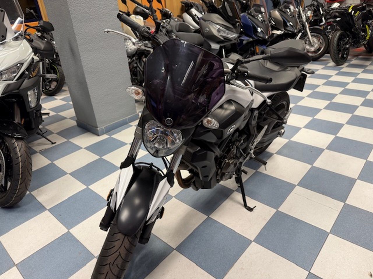 YAMAHA MT 07 ABS YAMAHA MT 07 ABS