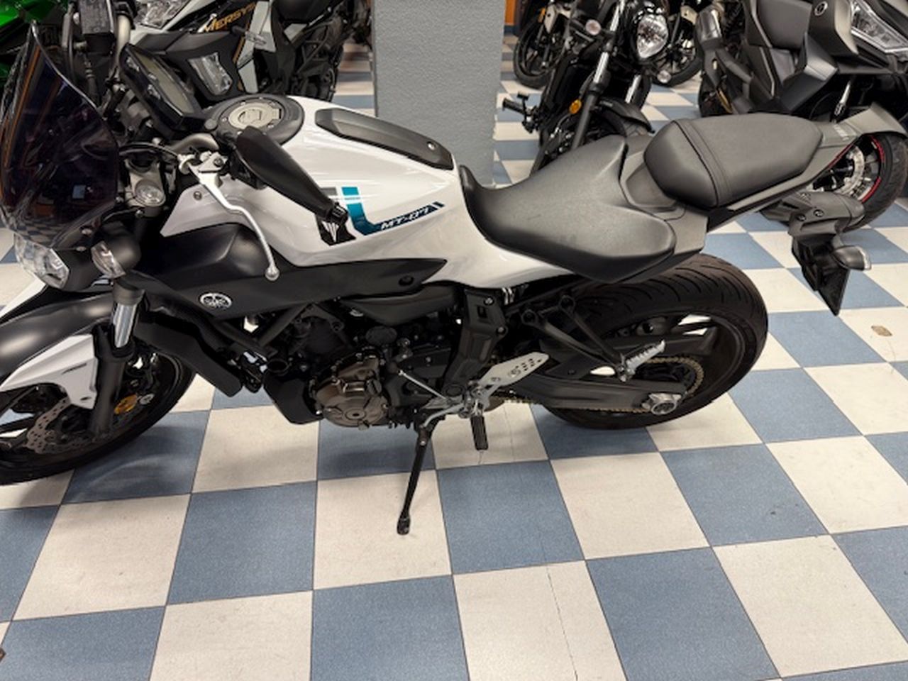 YAMAHA MT 07 ABS YAMAHA MT 07 ABS