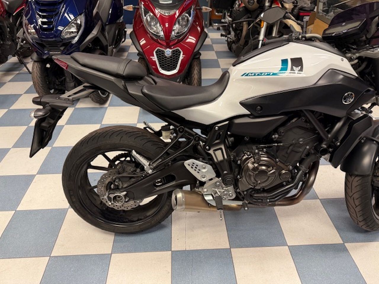 YAMAHA MT 07 ABS YAMAHA MT 07 ABS