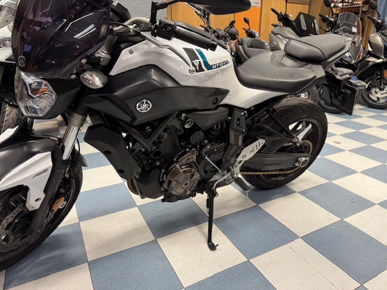 YAMAHA MT 07 ABS YAMAHA MT 07 ABS