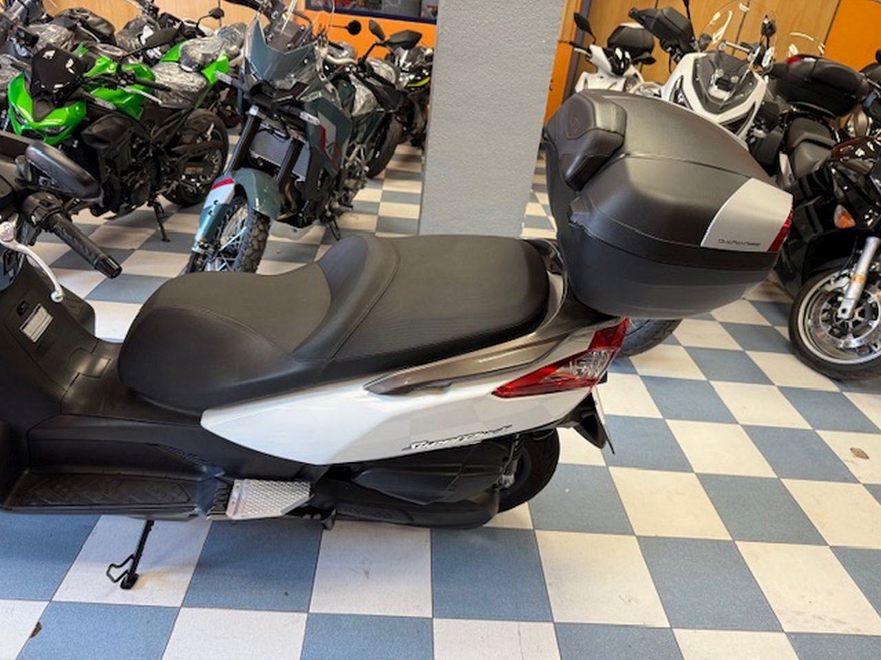 KYMCO Super Dink 125i KYMCO Super Dink 125i