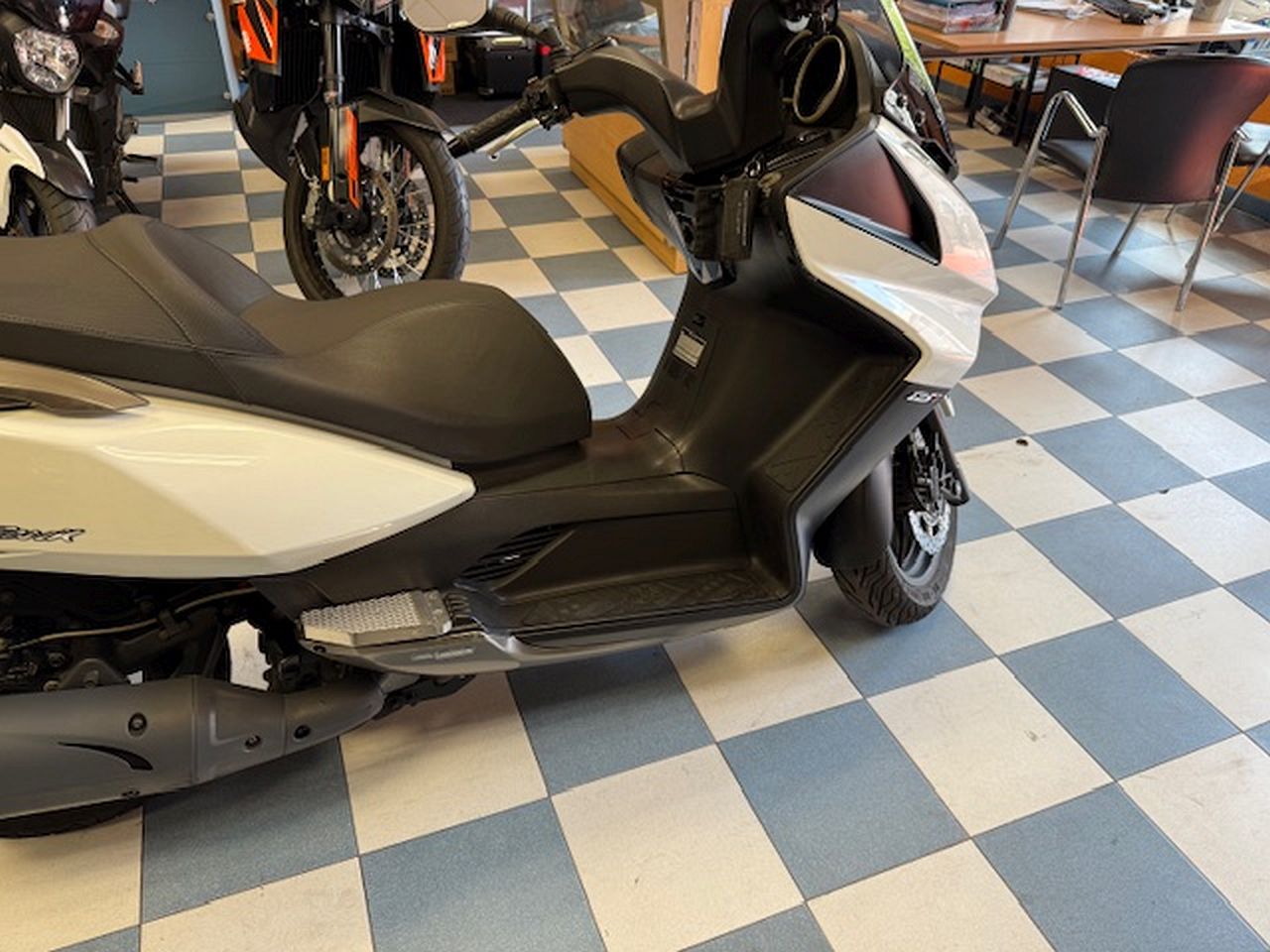 KYMCO Super Dink 125i KYMCO Super Dink 125i