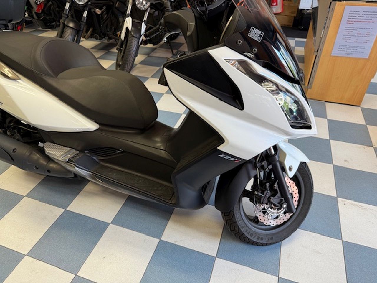 KYMCO Super Dink 125i KYMCO Super Dink 125i