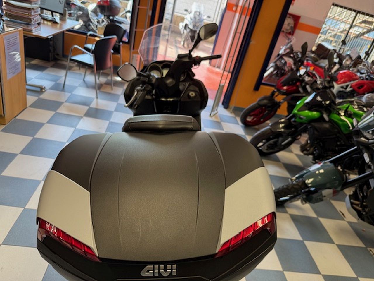 KYMCO Super Dink 125i KYMCO Super Dink 125i