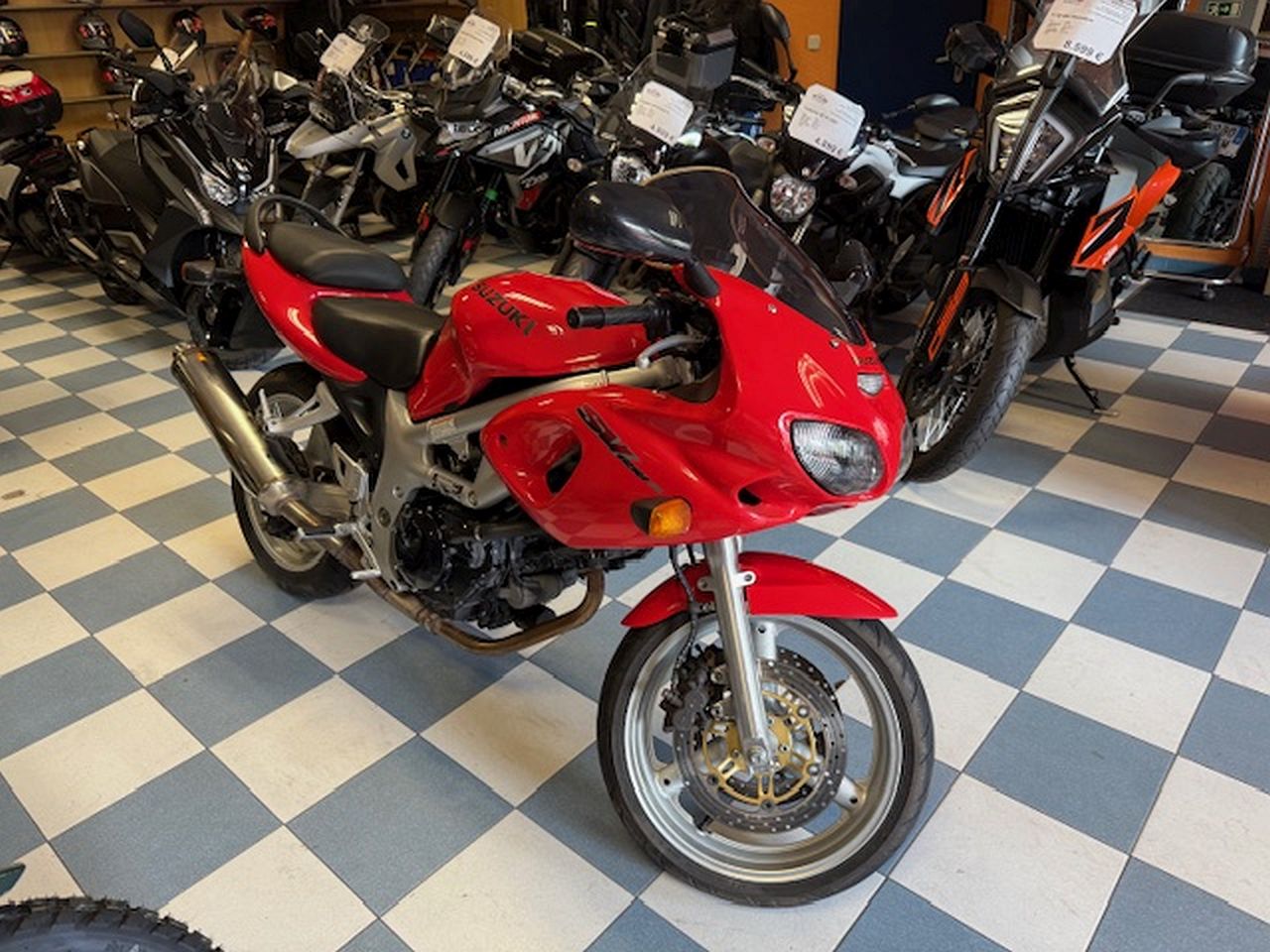 SUZUKI SV 650 SUZUKI SV 650