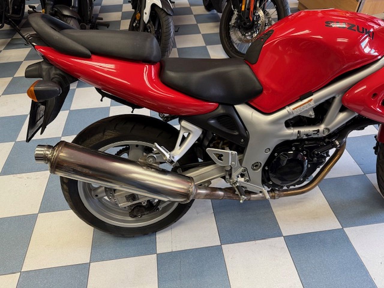 SUZUKI SV 650 SUZUKI SV 650