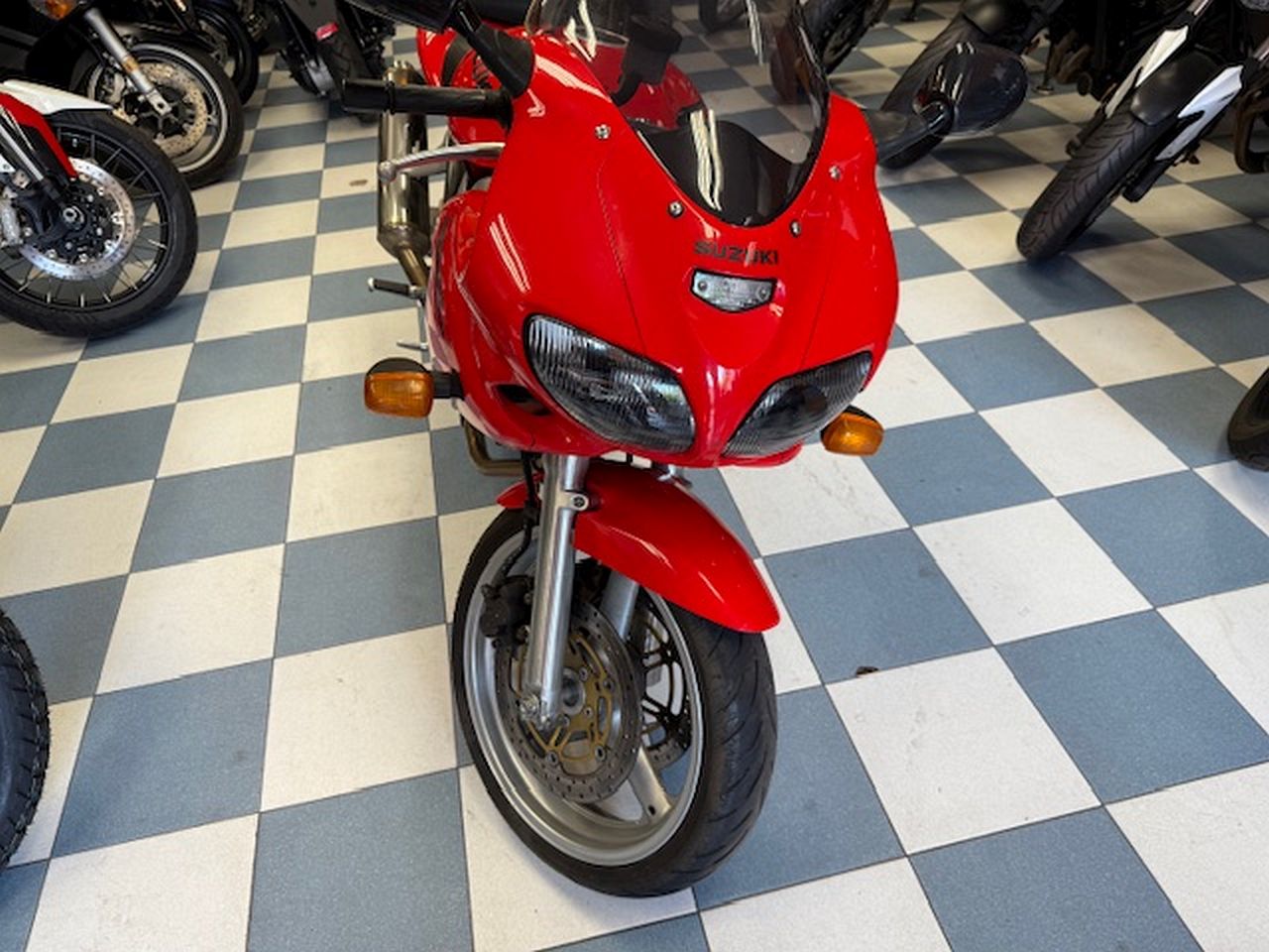 SUZUKI SV 650 SUZUKI SV 650