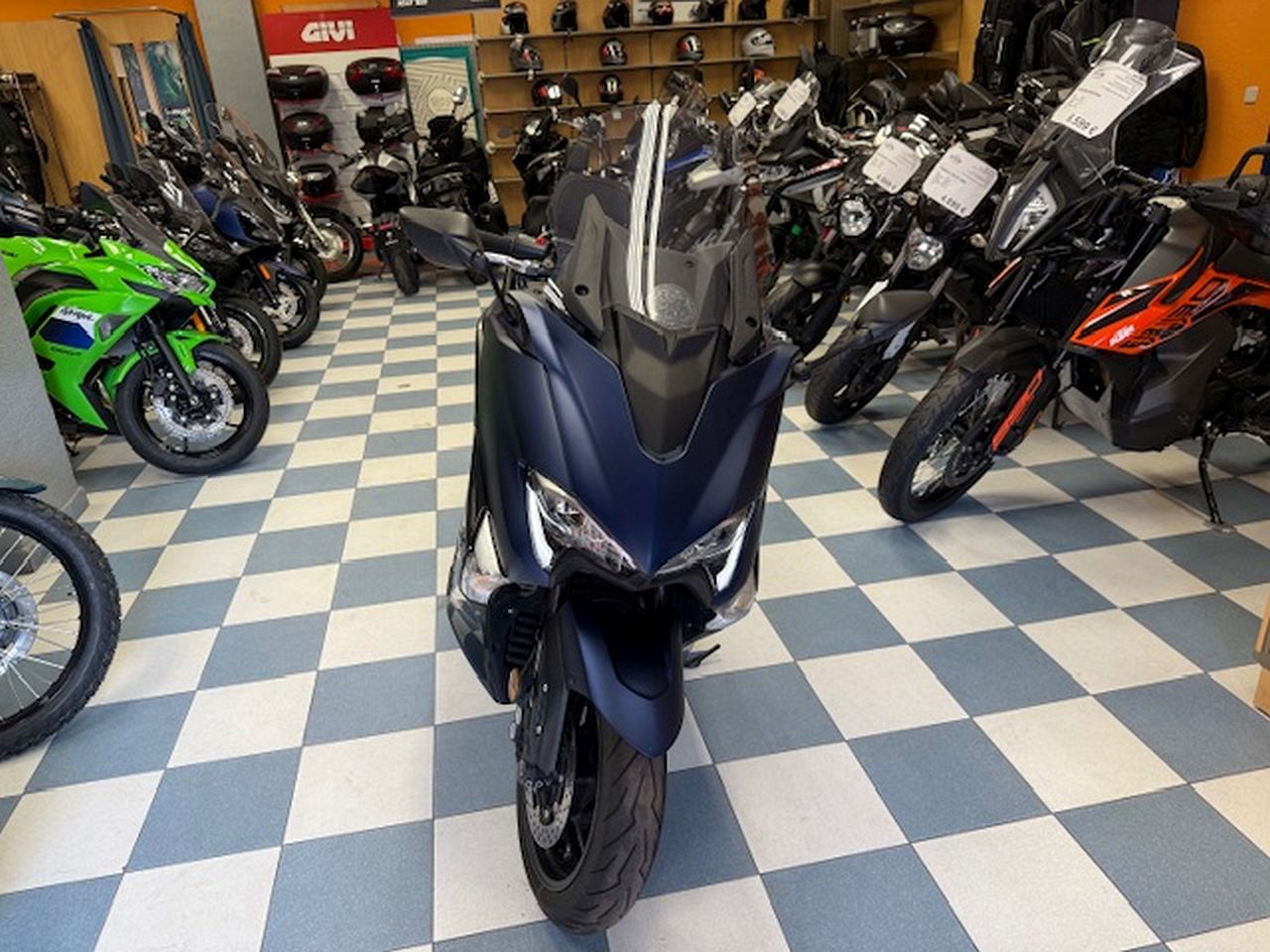 YAMAHA T-MAX 530 ABS DX YAMAHA T-MAX 530 ABS DX