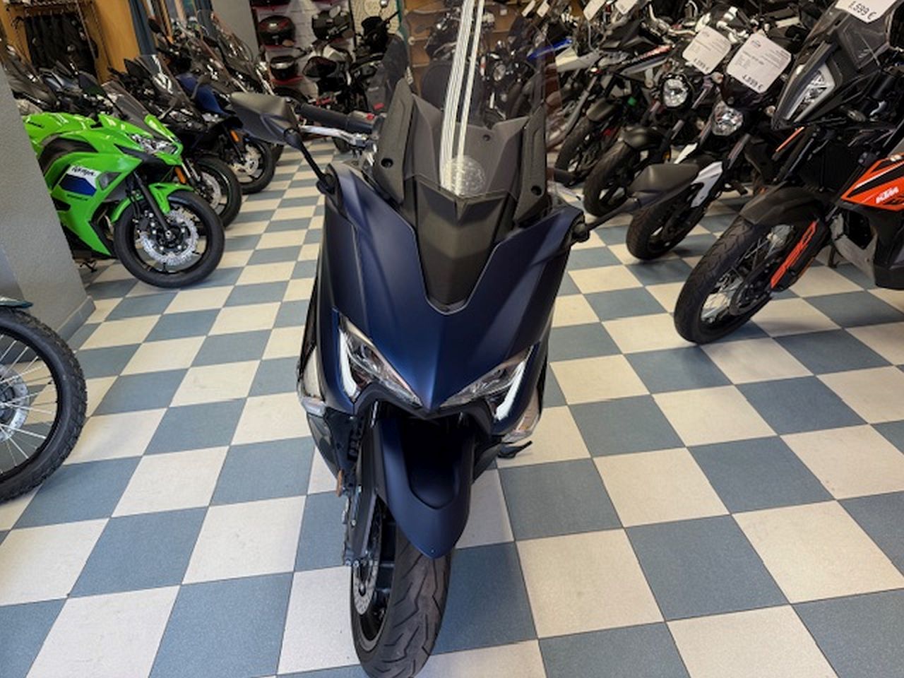 YAMAHA T-MAX 530 ABS DX YAMAHA T-MAX 530 ABS DX