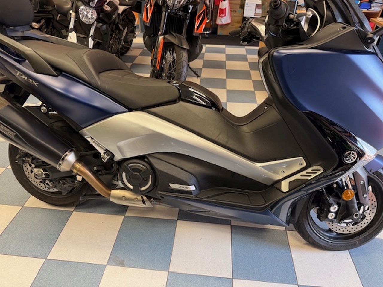 YAMAHA T-MAX 530 ABS DX YAMAHA T-MAX 530 ABS DX