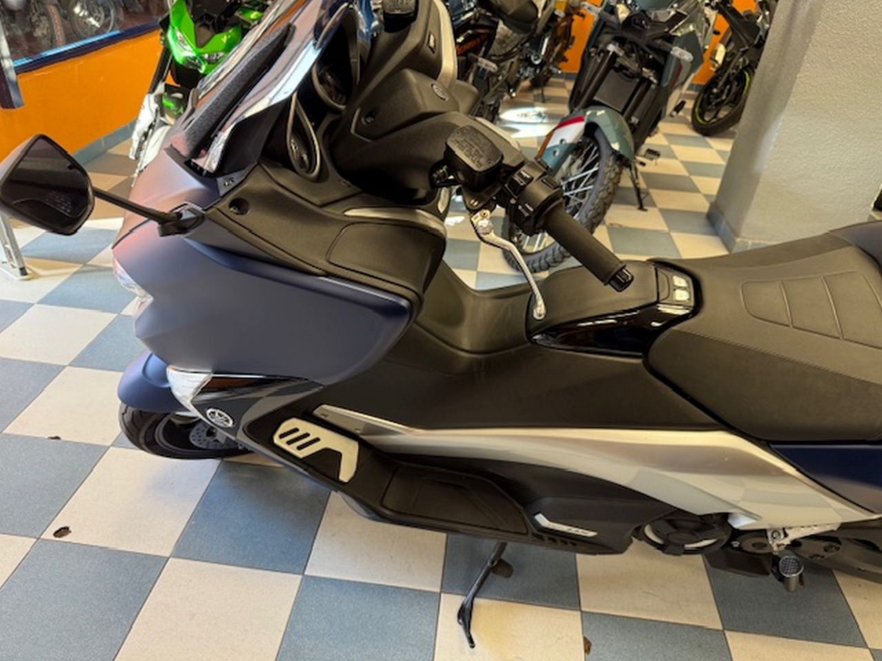 YAMAHA T-MAX 530 ABS DX YAMAHA T-MAX 530 ABS DX