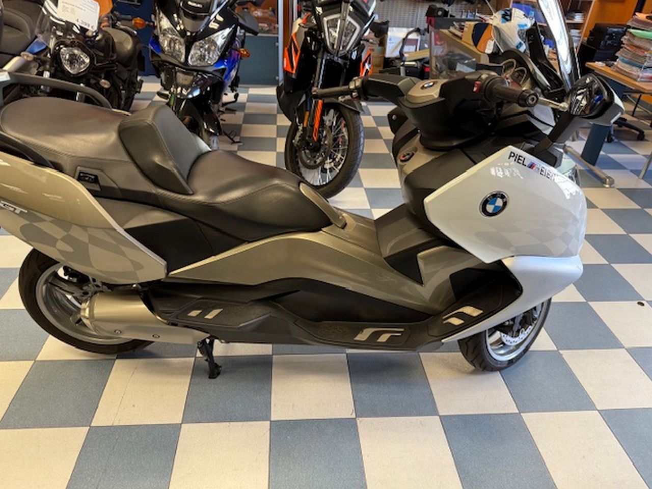 BMW C 650 GT BMW C 650 GT