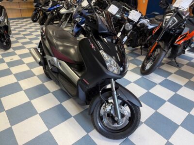 YAMAHA XMAX 125