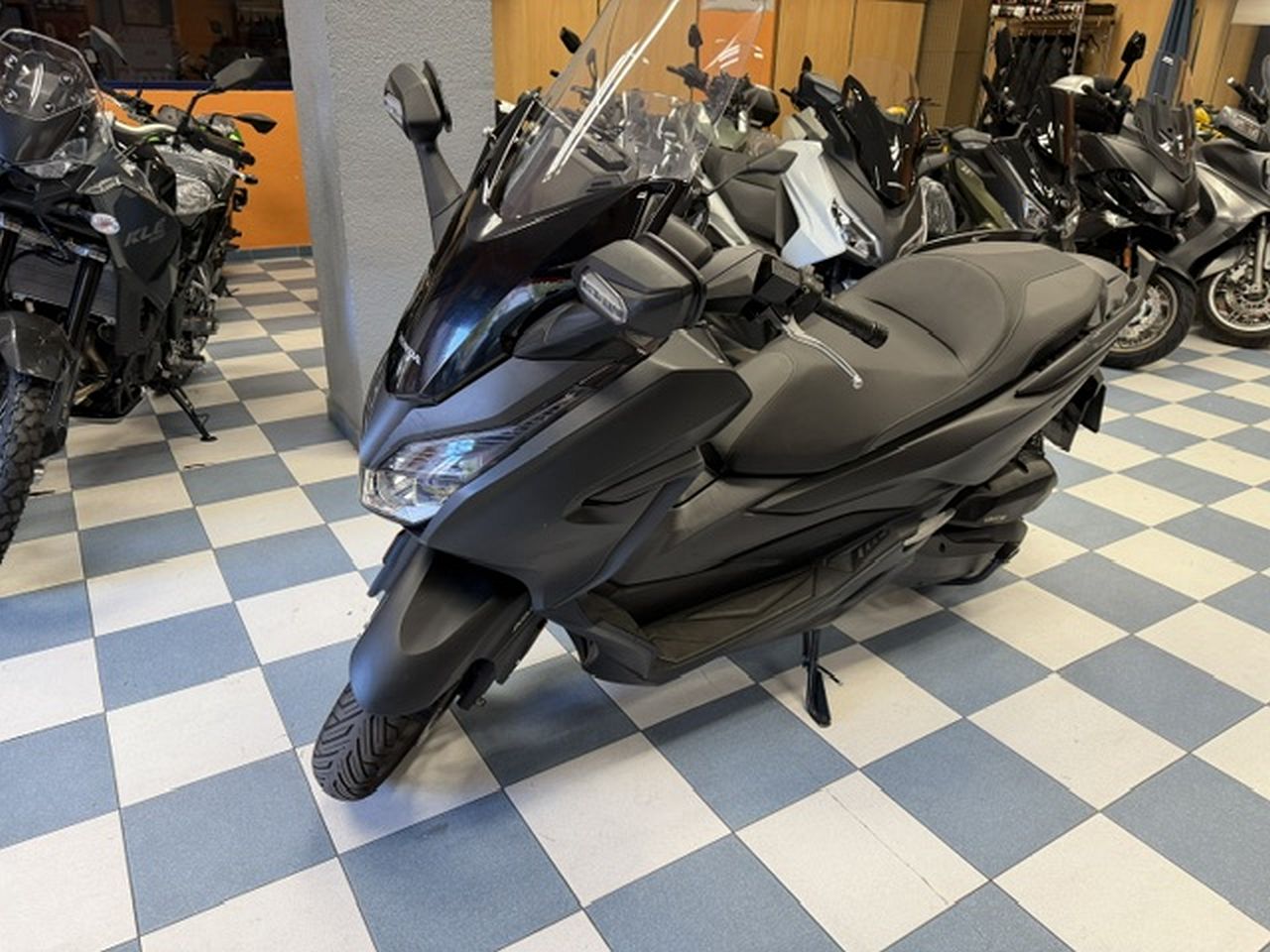 HONDA FORZA 125 HONDA FORZA 125