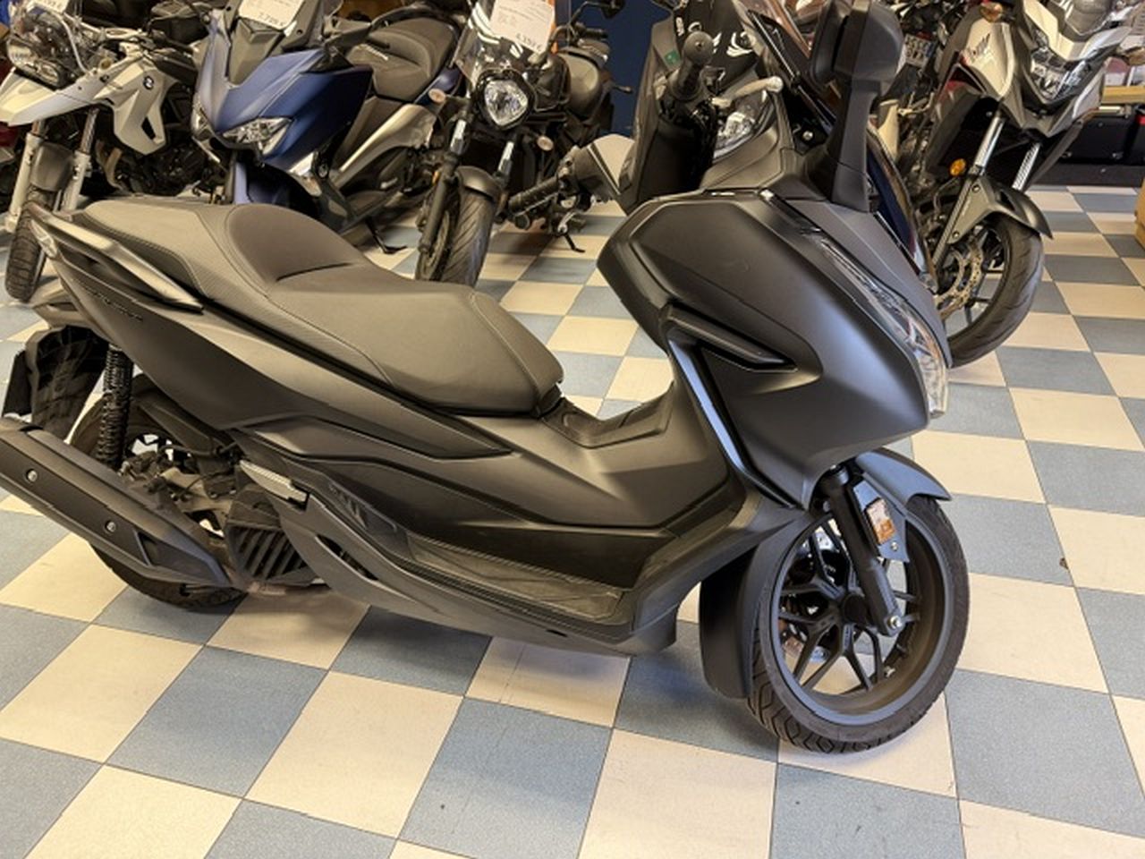 HONDA FORZA 125 HONDA FORZA 125
