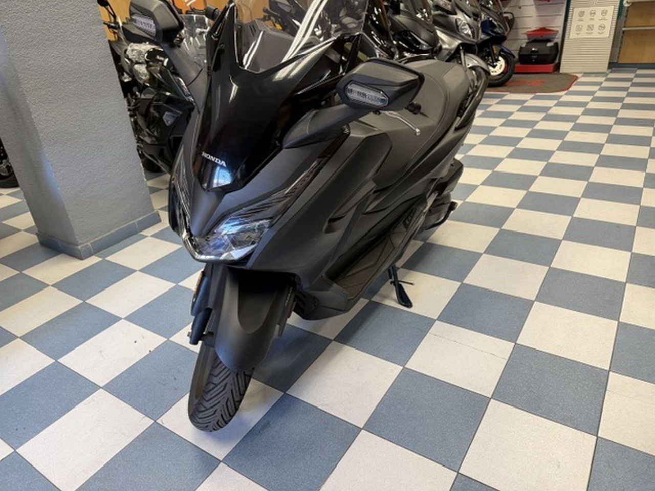 HONDA FORZA 125 HONDA FORZA 125