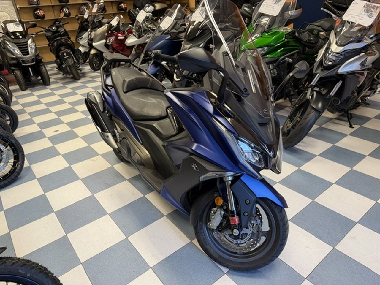 KYMCO AK550 KYMCO AK550