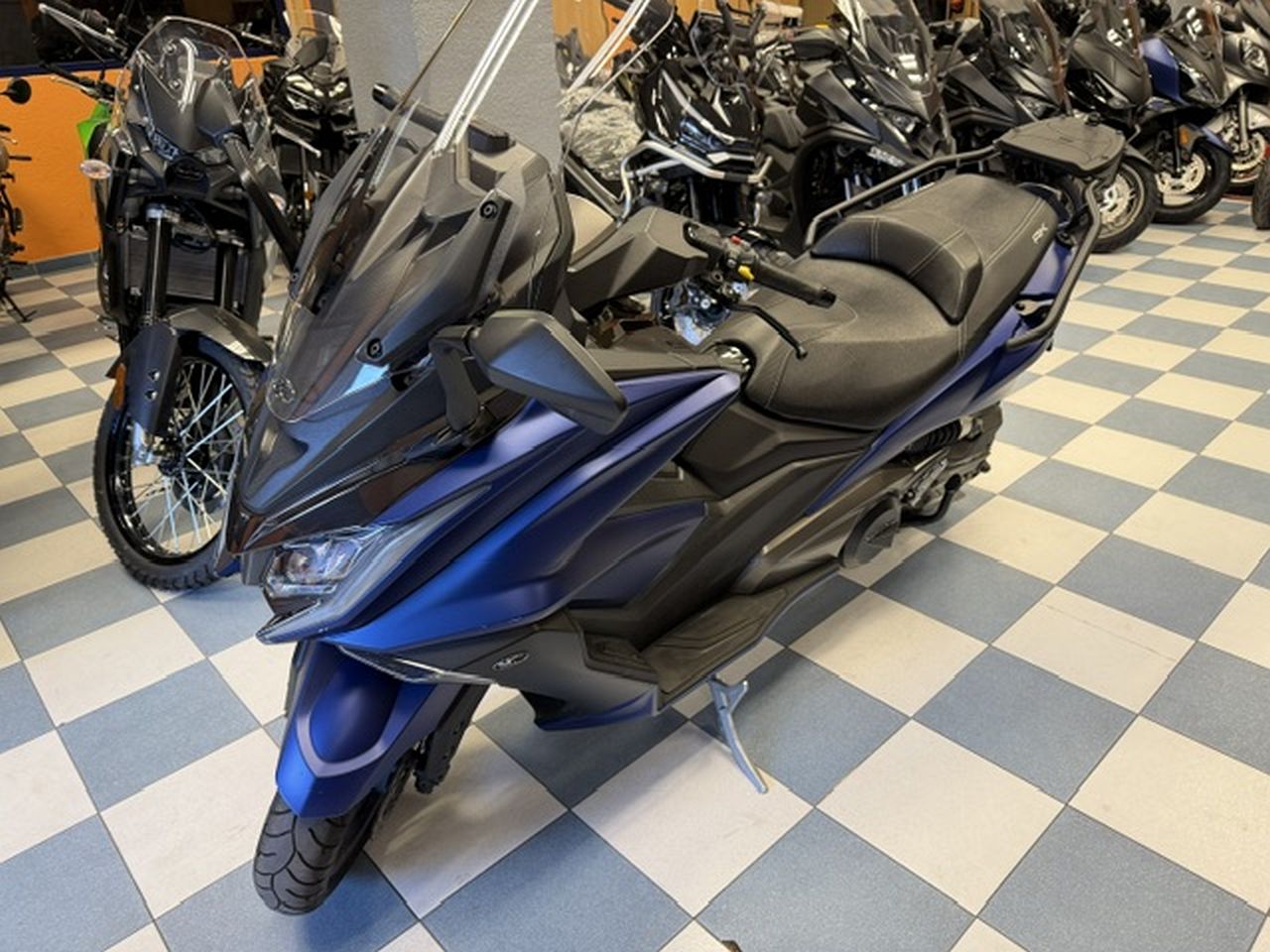 KYMCO AK550 KYMCO AK550