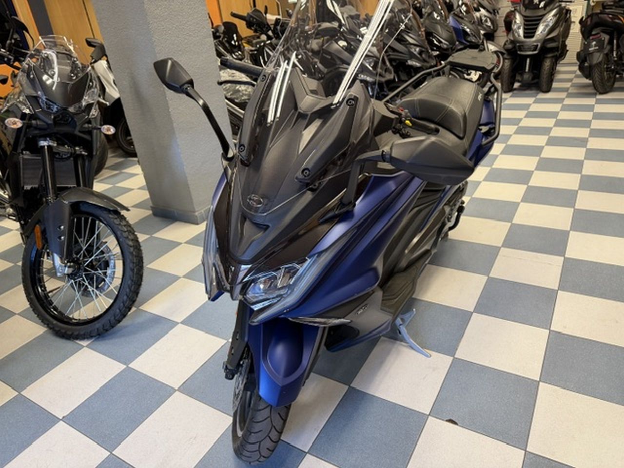 KYMCO AK550 KYMCO AK550