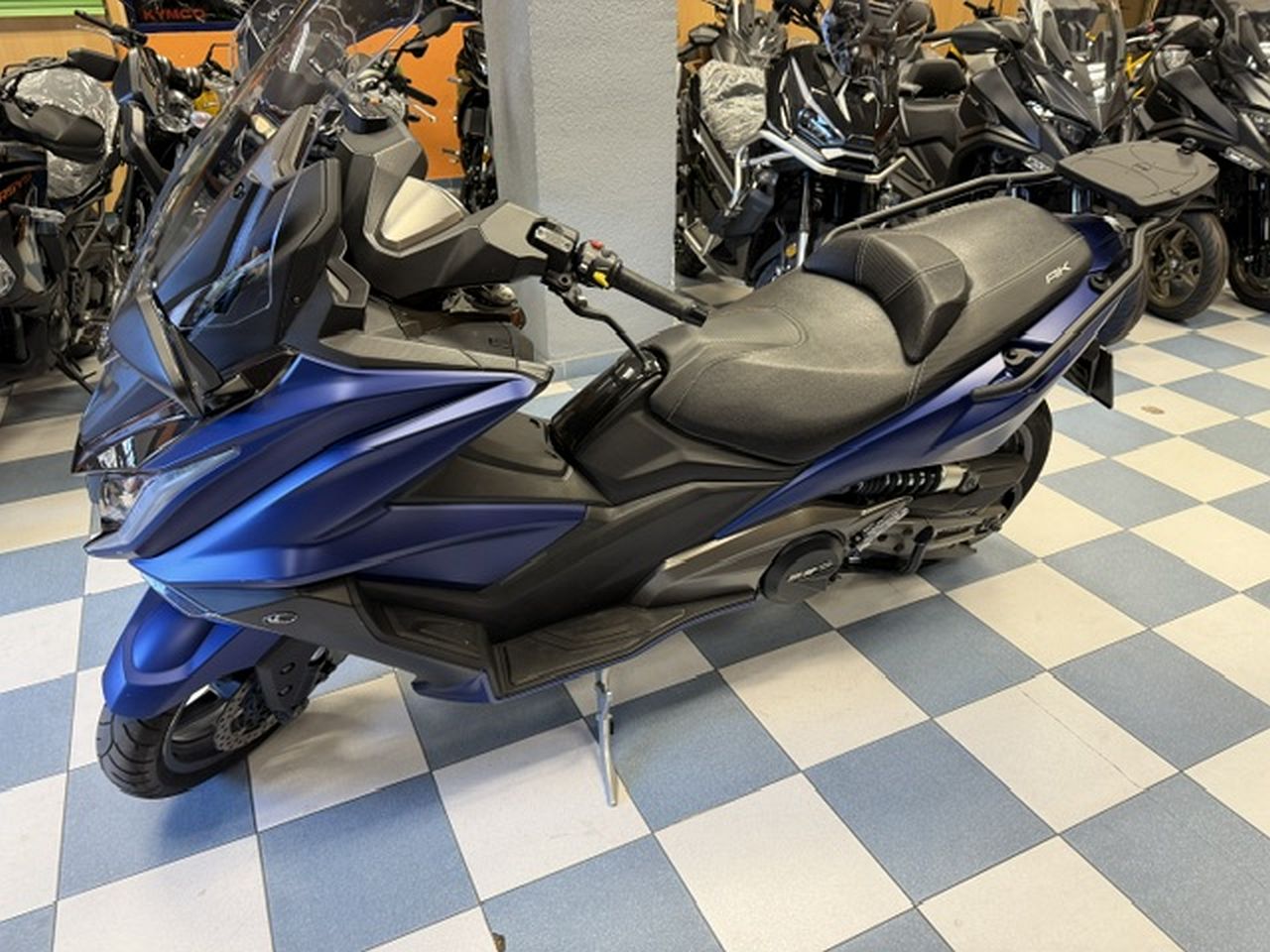 KYMCO AK550 KYMCO AK550