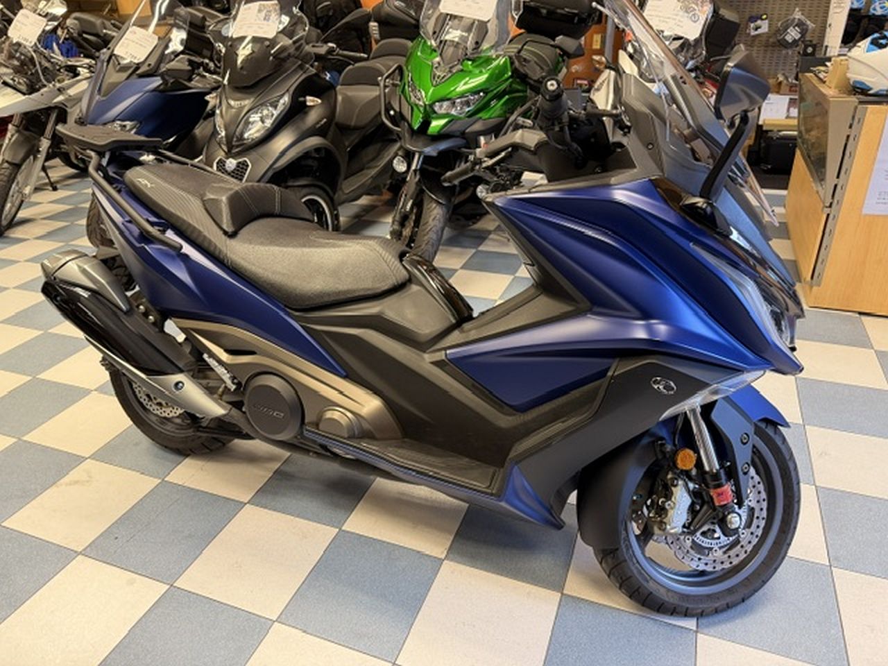 KYMCO AK550 KYMCO AK550