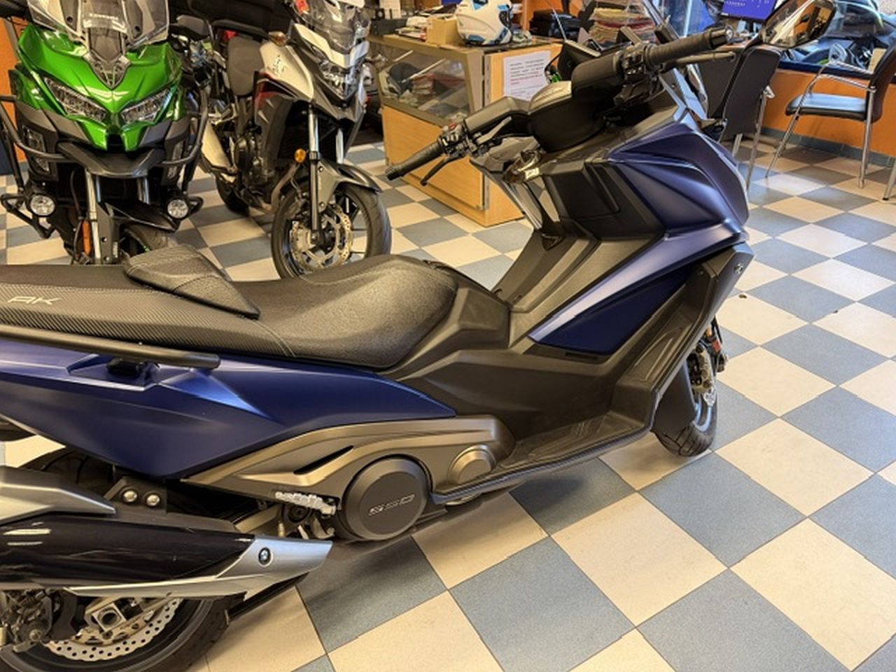 KYMCO AK550 KYMCO AK550