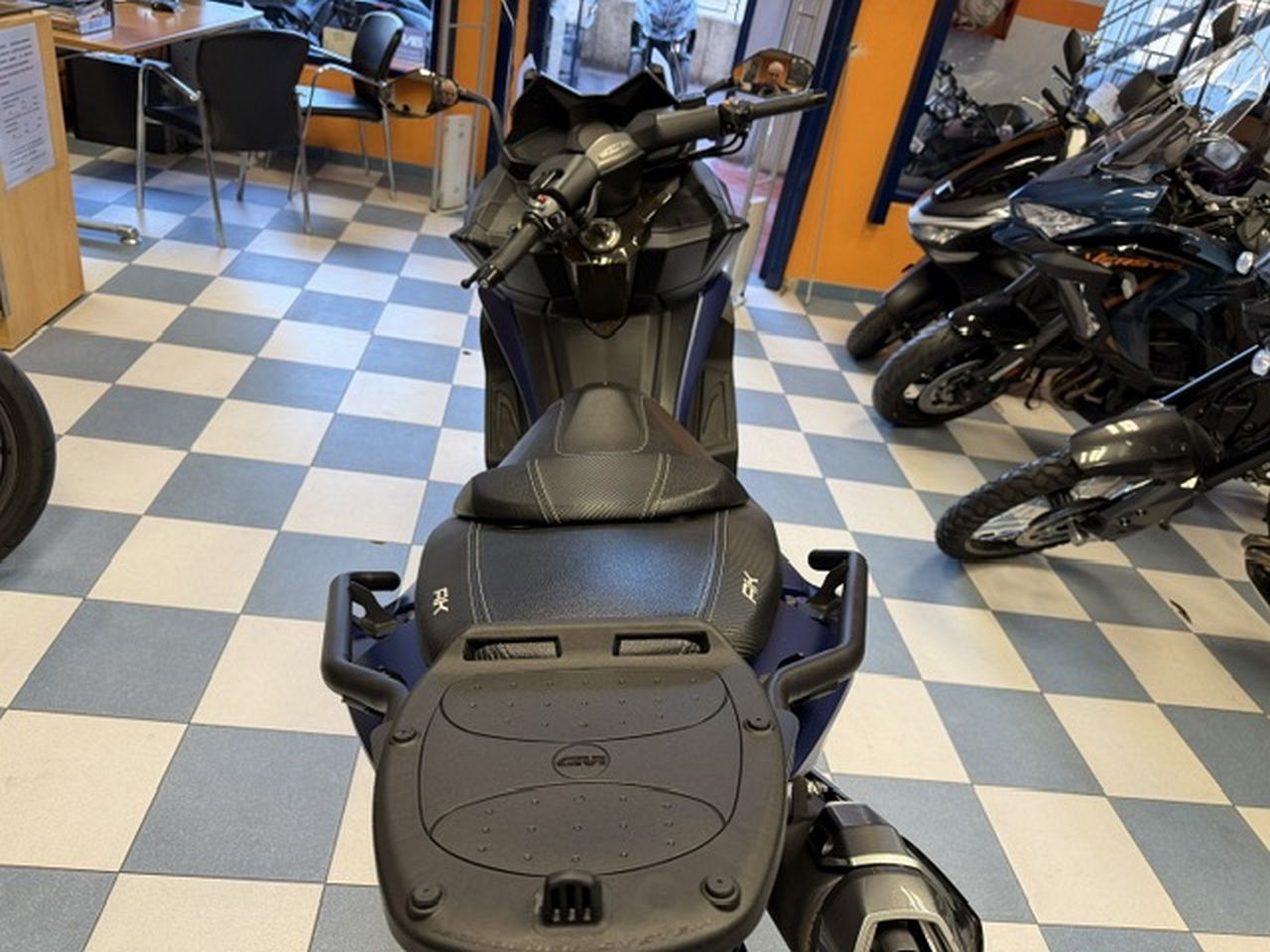 KYMCO AK550 KYMCO AK550