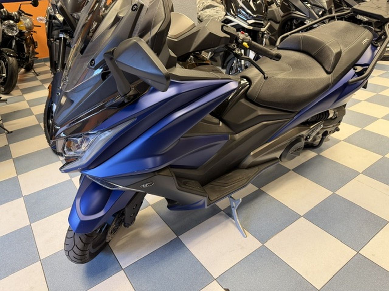 KYMCO AK550 KYMCO AK550