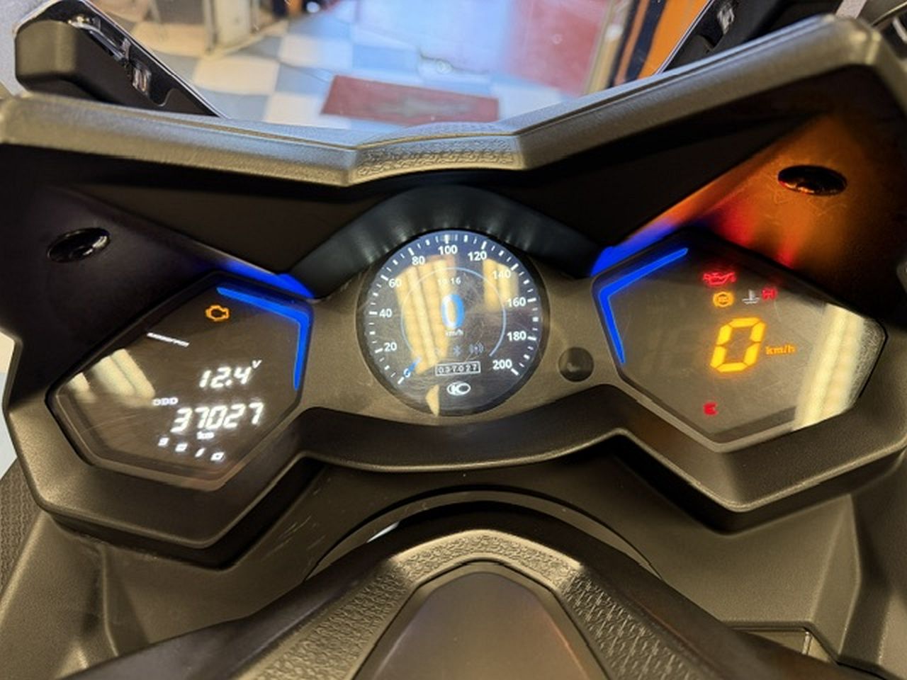 KYMCO AK550 KYMCO AK550