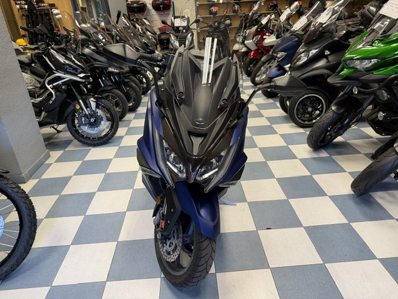 KYMCO AK550 KYMCO AK550