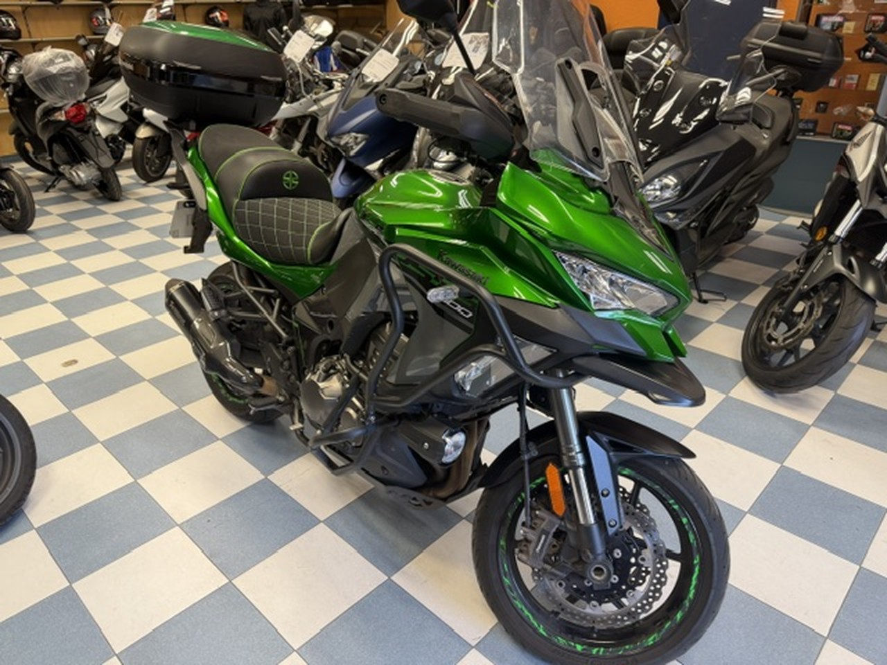 KAWASAKI Versys 1000 SE KAWASAKI Versys 1000 SE