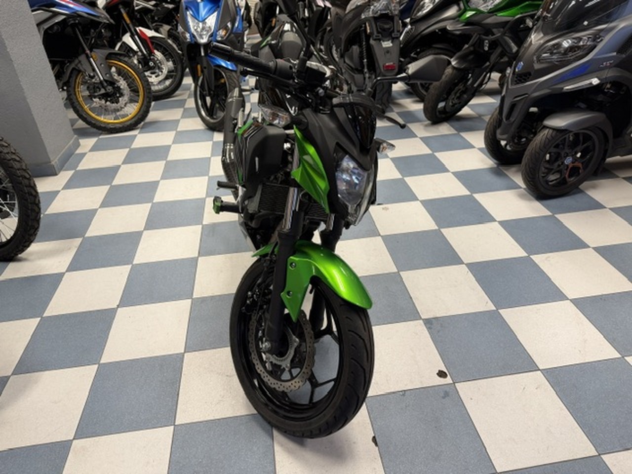 KAWASAKI Z125 Performance KAWASAKI Z125 Performance