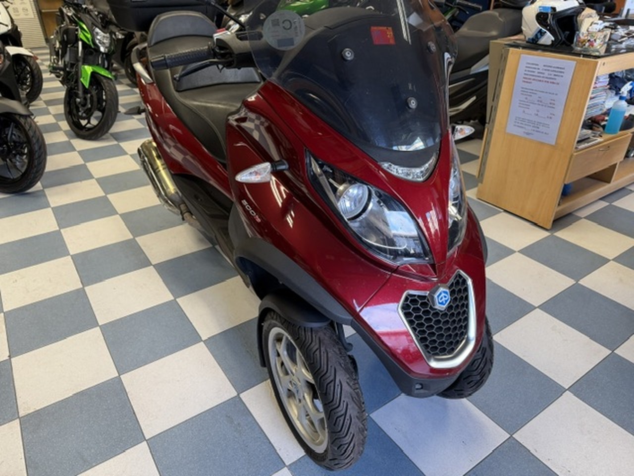 PIAGGIO MP3 500 LT ABS ASR PIAGGIO MP3 500 LT ABS ASR